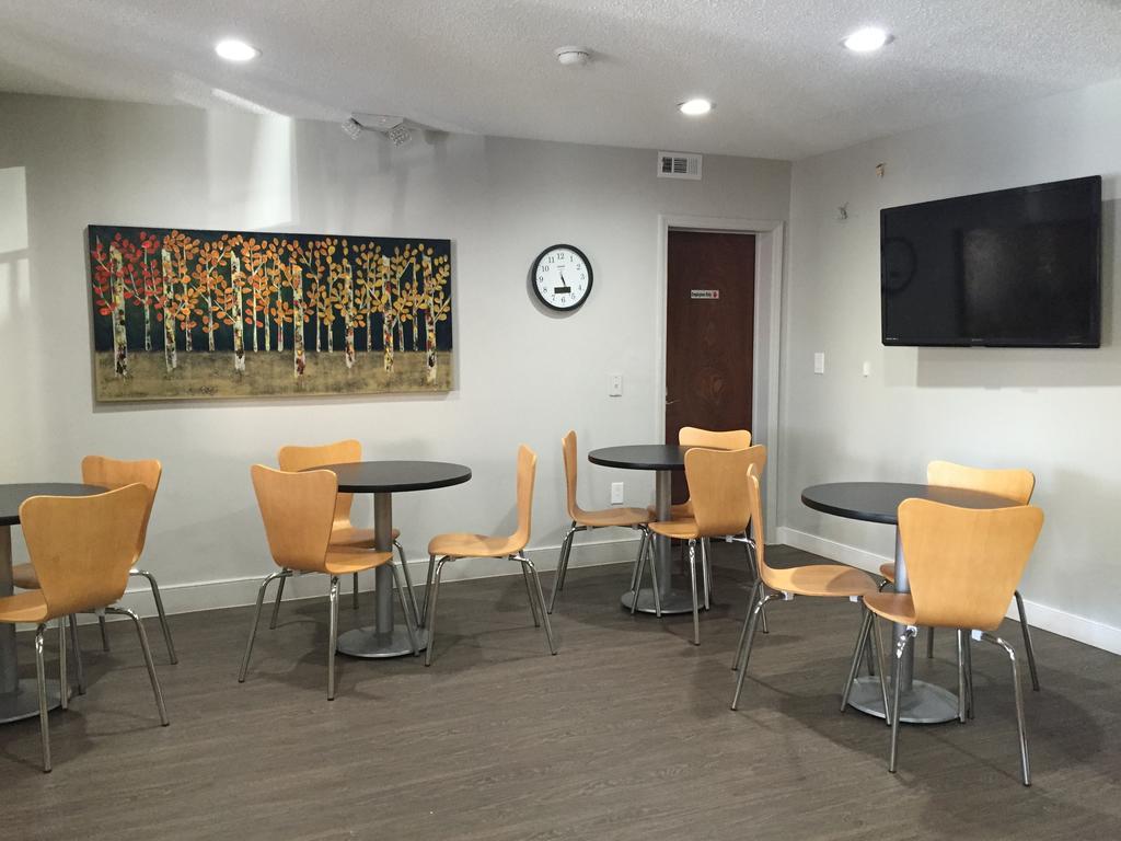 Excel Inn & Suites 夏律第镇 外观 照片
