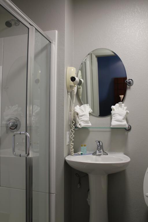 Excel Inn & Suites 夏律第镇 客房 照片