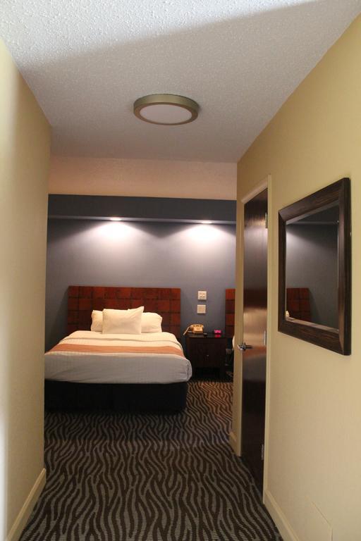 Excel Inn & Suites 夏律第镇 客房 照片