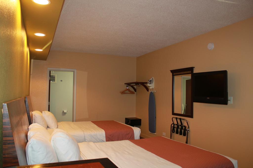 Excel Inn & Suites 夏律第镇 客房 照片