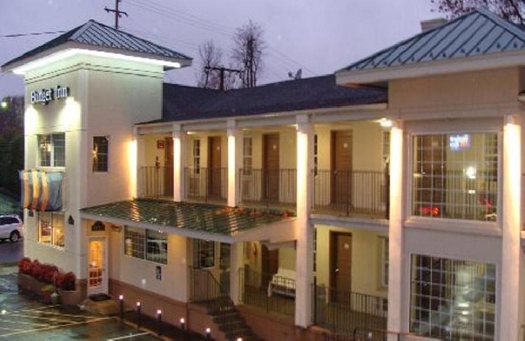 Excel Inn & Suites 夏律第镇 外观 照片